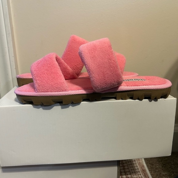 Olivia Miller Women's Amantea Faux Fur Fuzzy Slide Flat Sandals Pink Size 7 NWB - Picture 3 of 5